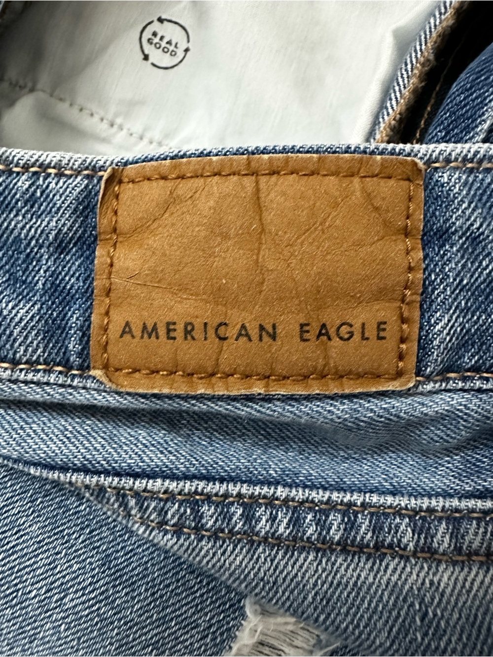 American Eagle Outfitters mom Jeans in Medium Blue Wash with Knee Rips - Picture 3 of 5